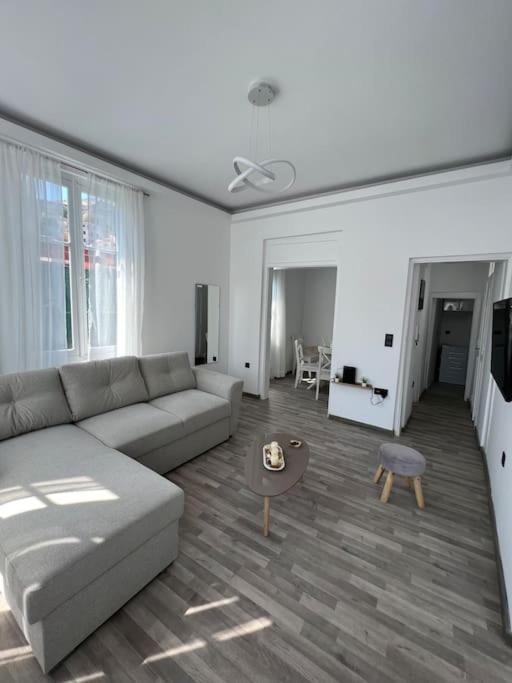 Bougainvillea Apartments 2 나플리오 외부 사진
