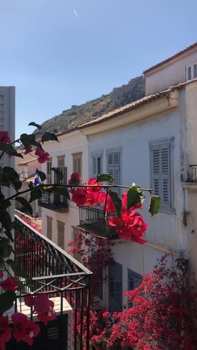 Bougainvillea Apartments 2 나플리오 외부 사진
