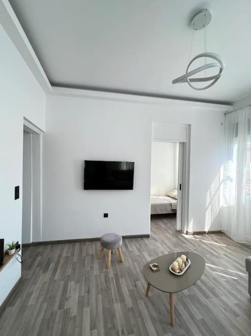 Bougainvillea Apartments 2 나플리오 외부 사진